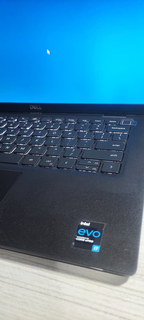 Laptop Dell latitude intel core i7 11va Gen - Imagen 4